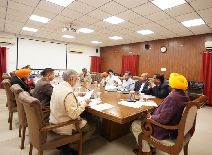 मुख्यमंत्री ने स्वास्थ्य विभाग को निर्देश दिए कि इस योजना को सुचारू रूप से लागू करने के लिए सभी जरूरी व्यवस्थाएं समयबद्ध रूप से सुनिश्चित की जाएं।