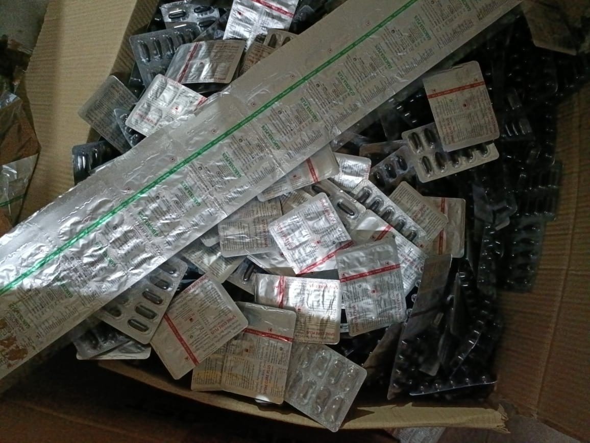 ्रफैक्ट्री से मिली दवाएं